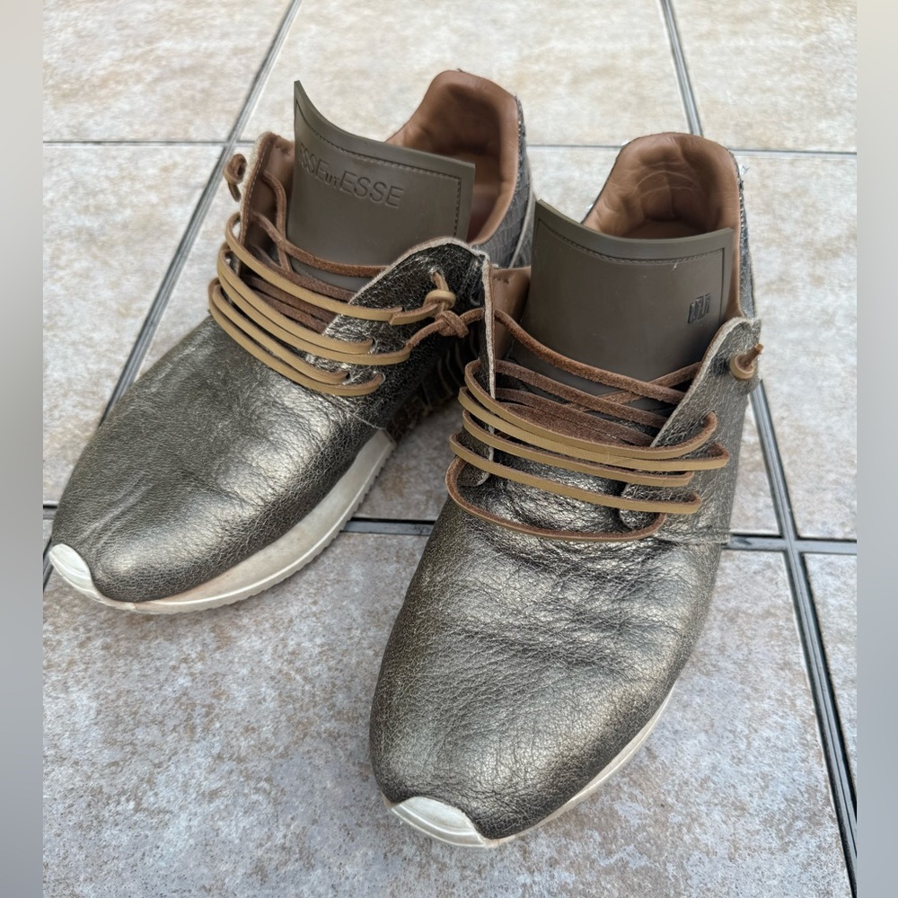 Esseutesse Fringe Sneakers